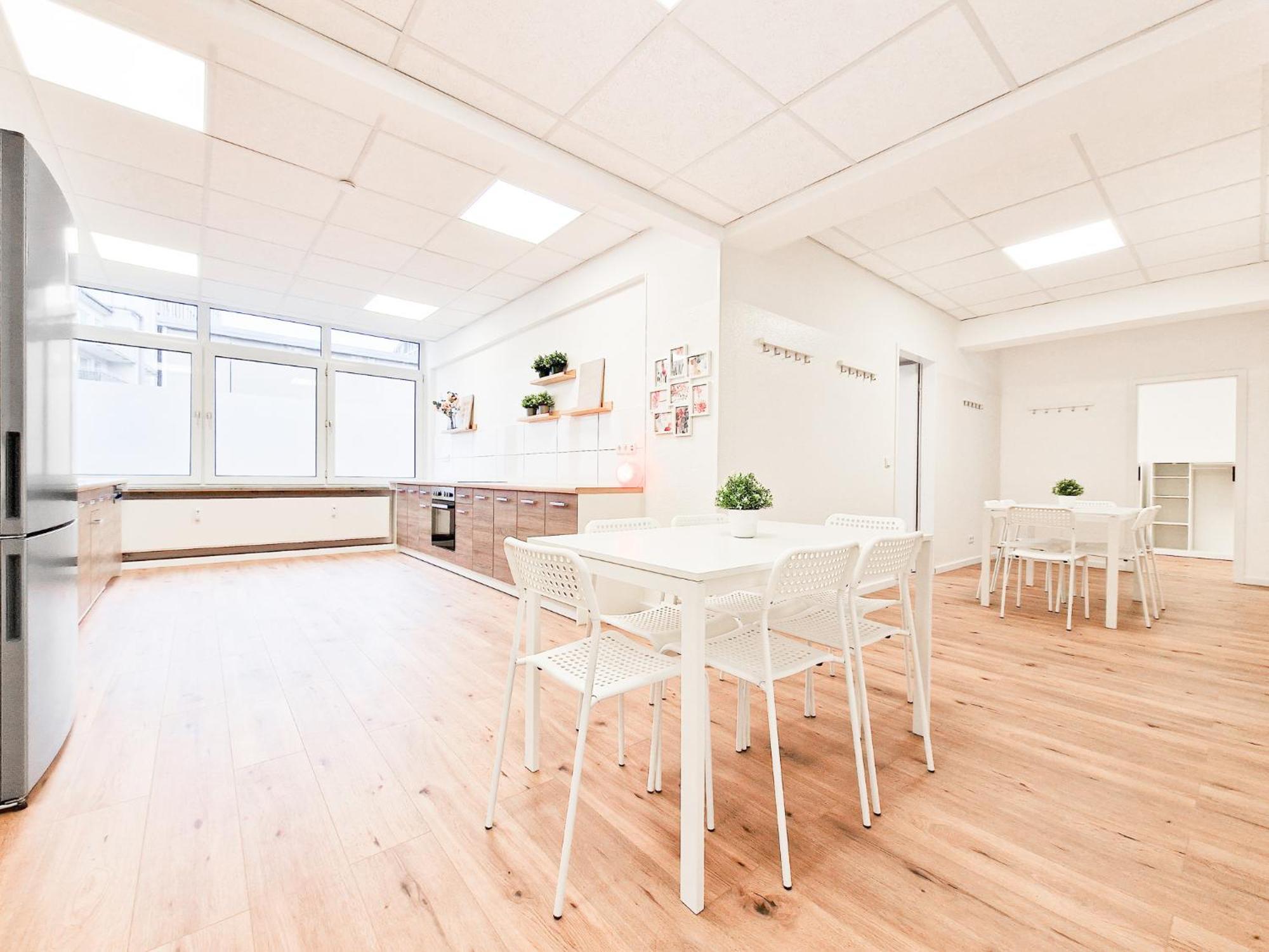 Raj Living - City Center Apartments With 5 Rooms - 10 Min Messe Dus Düsseldorf Exteriör bild