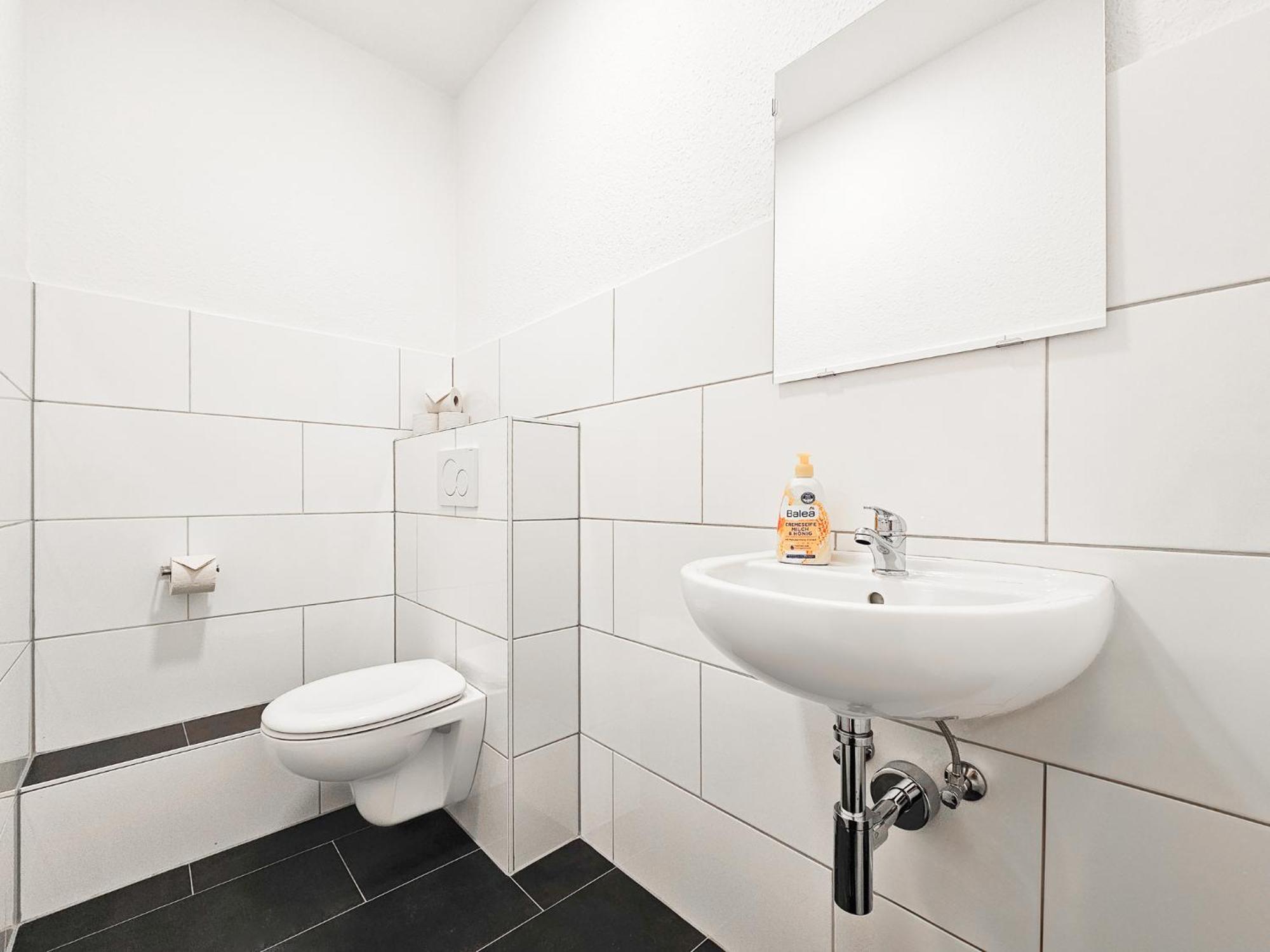 Raj Living - City Center Apartments With 5 Rooms - 10 Min Messe Dus Düsseldorf Exteriör bild