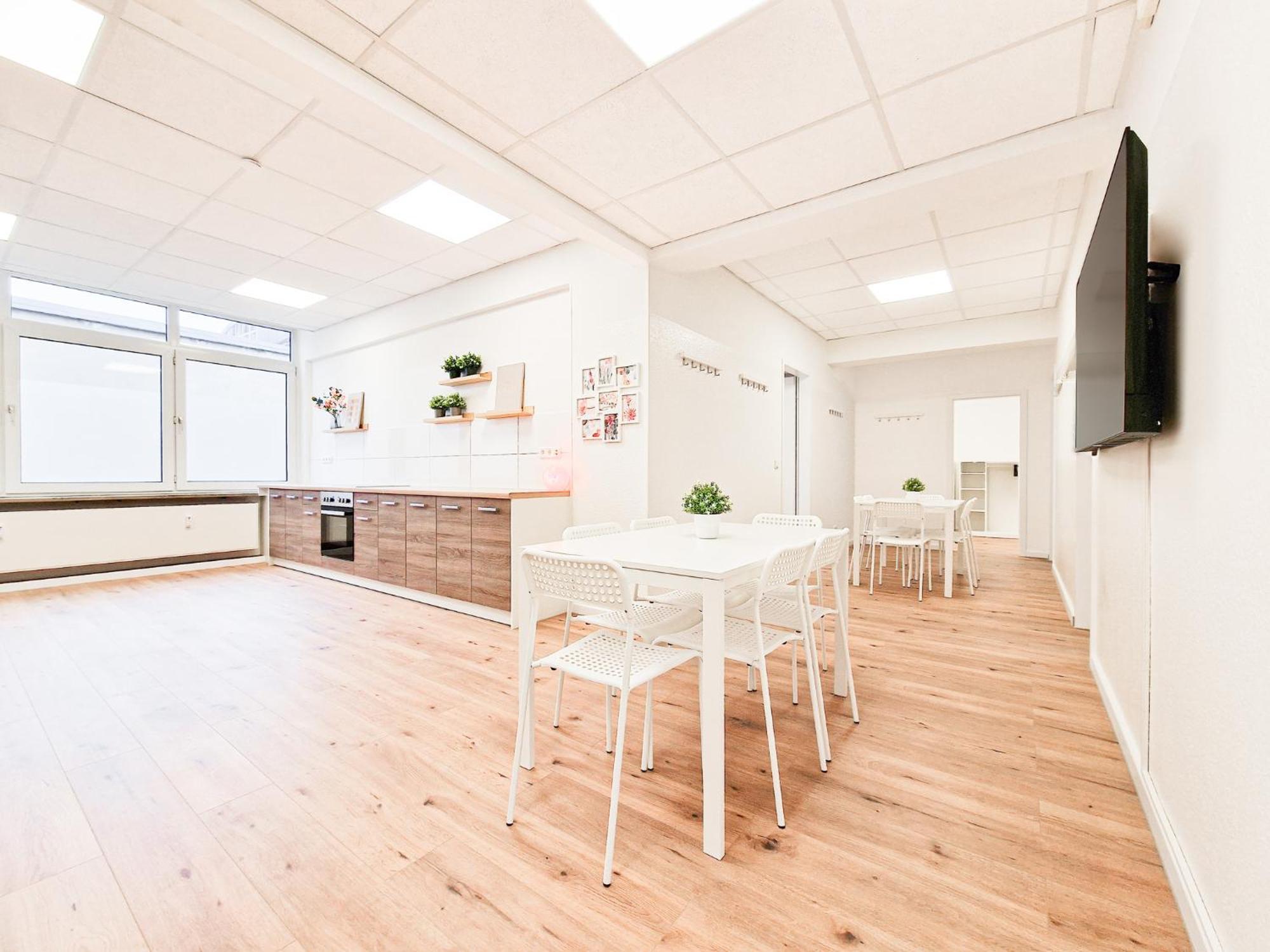 Raj Living - City Center Apartments With 5 Rooms - 10 Min Messe Dus Düsseldorf Exteriör bild