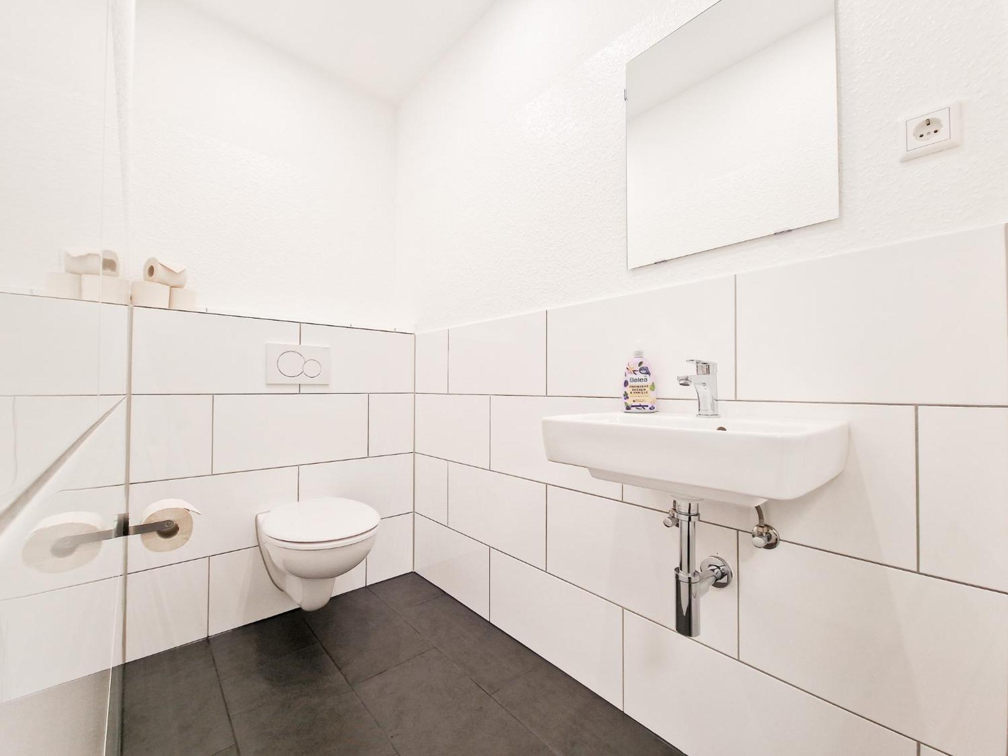 Raj Living - City Center Apartments With 5 Rooms - 10 Min Messe Dus Düsseldorf Exteriör bild